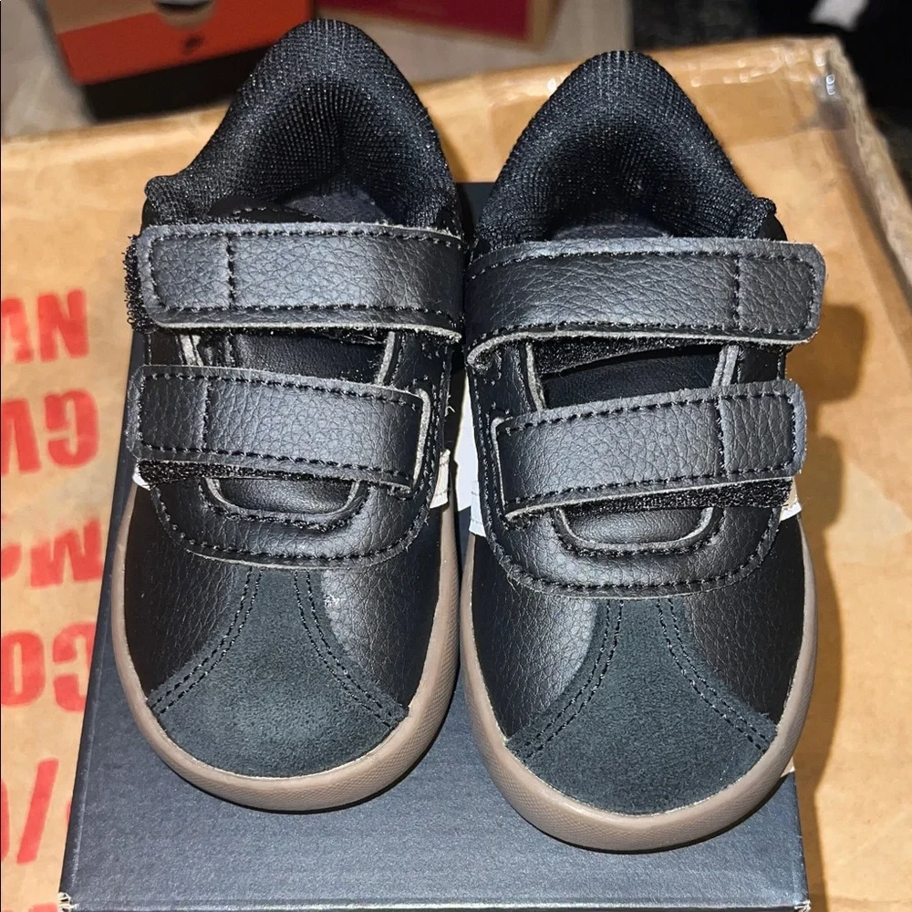 Adidas - Picture 2 of 6
